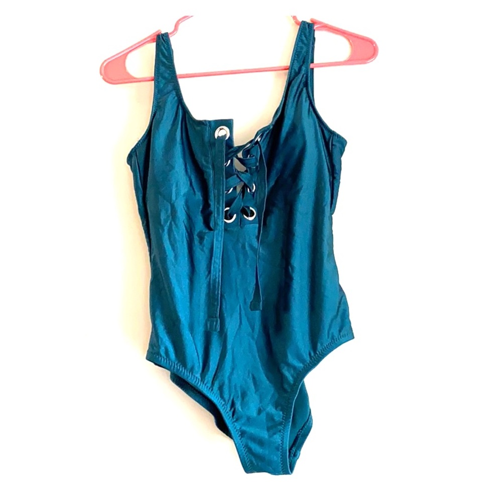 MOVING SALE ‼️One piece bathing suit